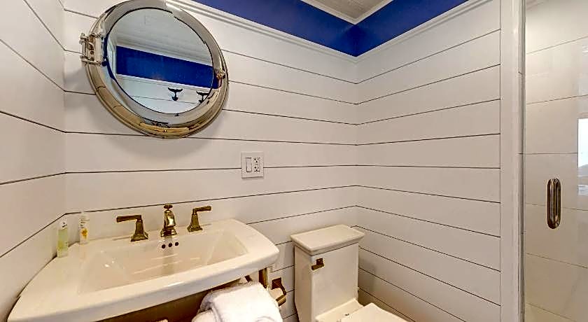 Marigot Beach Suites