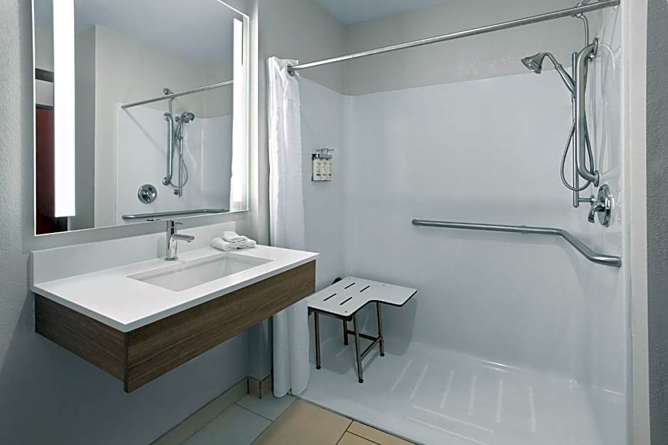 Holiday Inn Express Hotel & Suites Acme-Traverse City By IHG