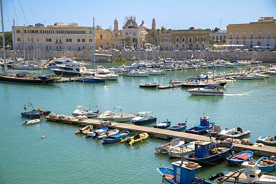 LA BANCHINA LUXURY SUITES