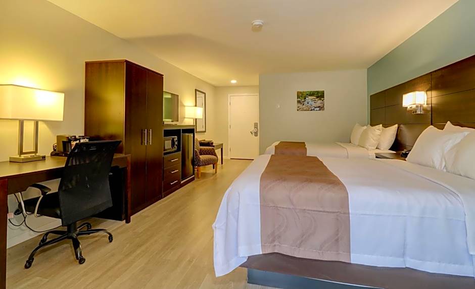 Quality Inn & Suites Lincoln I-93