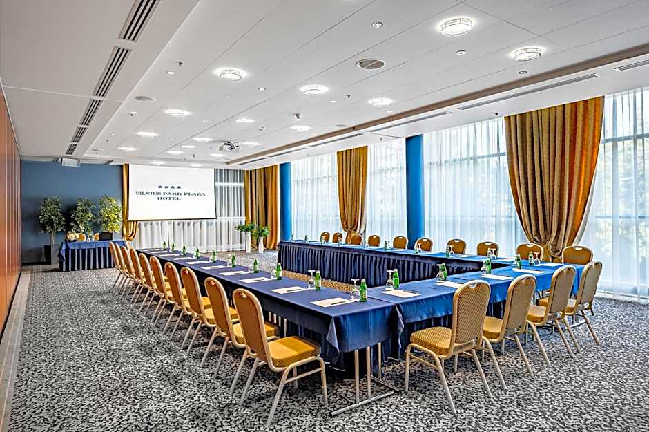 VILNIUS PARK PLAZA HOTEL, Restaurant & Terrace, Panorama Bar, Conference & Banquet Center