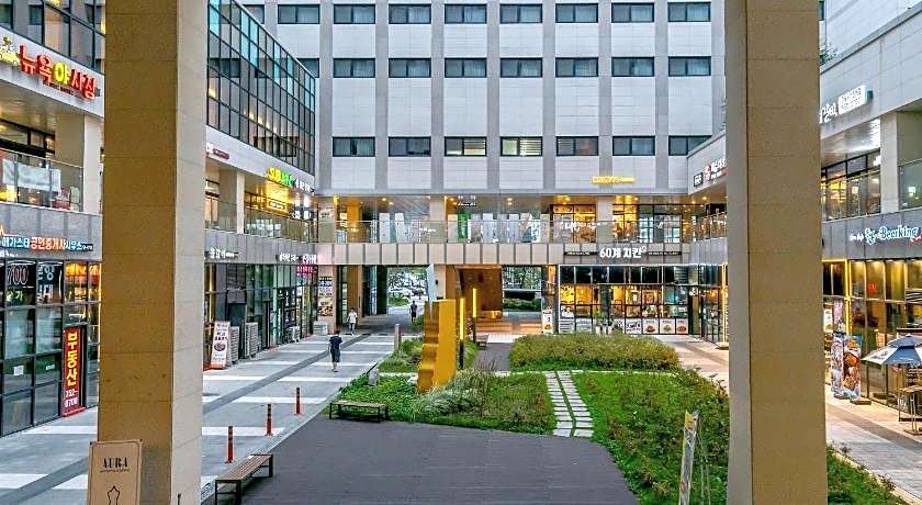 Days Hotel & Suites by Wyndham Incheon Airport