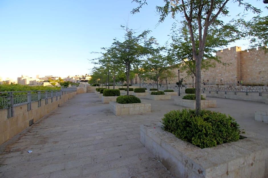 Private Hostel - Best location