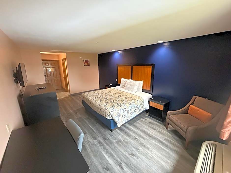Paradise Inn & Suites