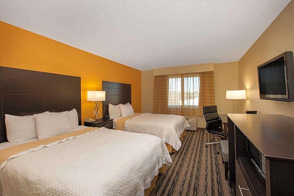 La Quinta Inn & Suites by Wyndham Lincoln