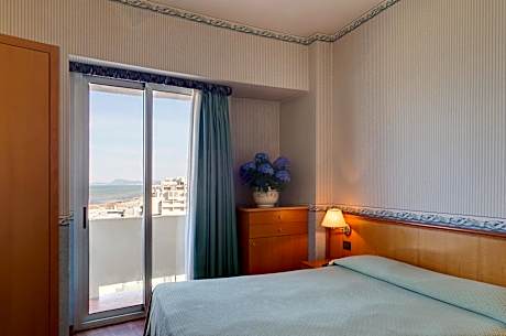 Double or Twin Room with Sea View