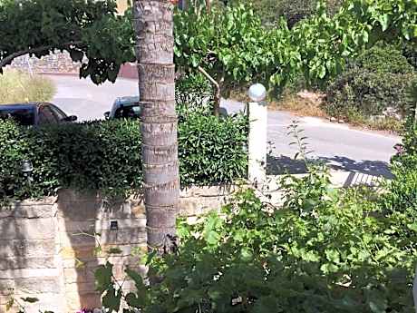 1-Bedroom Suite with Sea View (4 Adults)