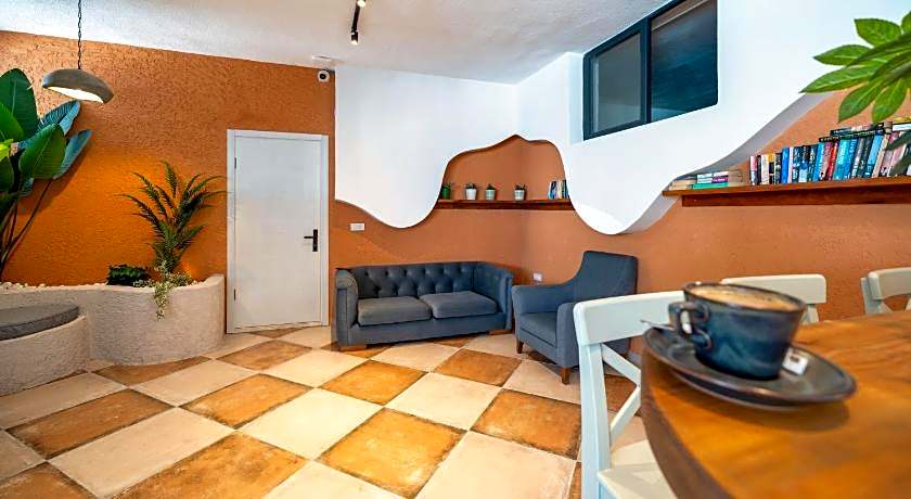 Montebello Deluxe Hotel