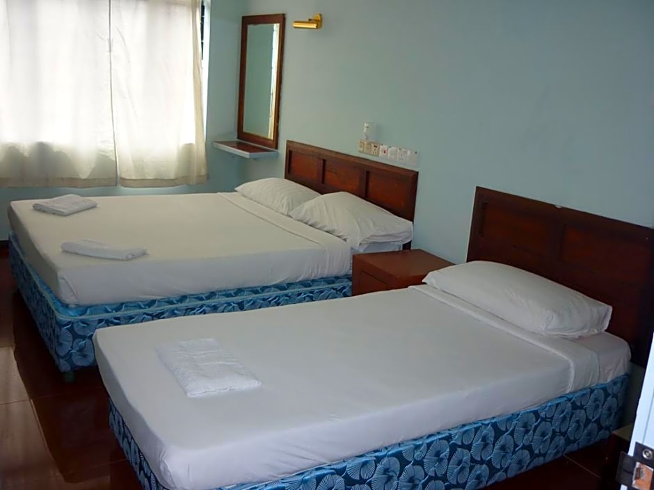 J&J Hotel