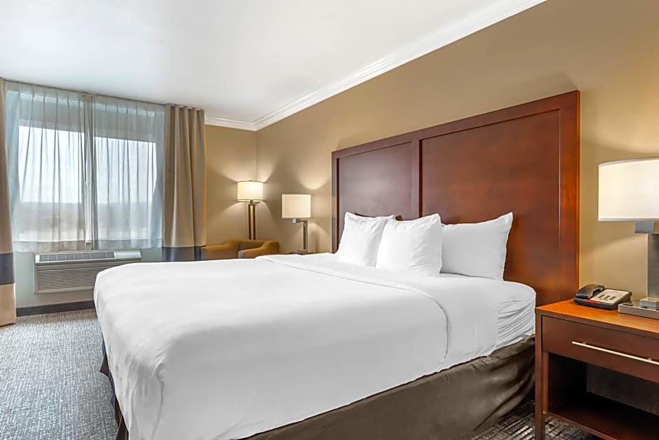 Comfort Inn & Suites Redwood Country