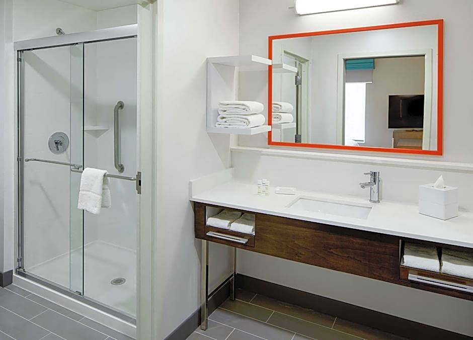 Hampton Inn By Hilton & Suites Chicago/Waukegan, IL