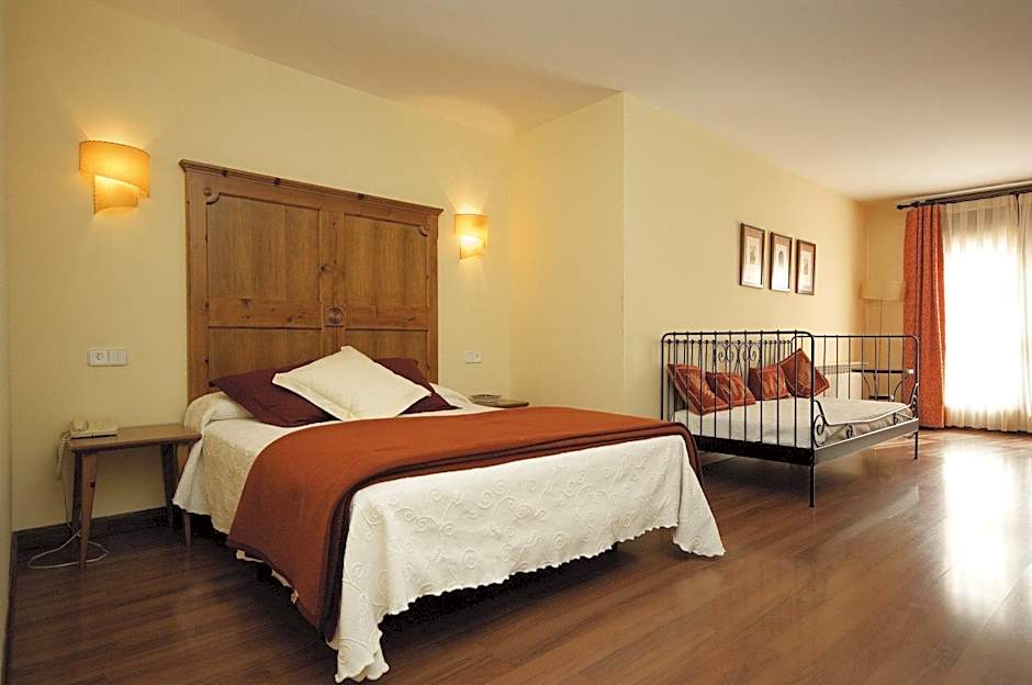 Hotel Pirineos