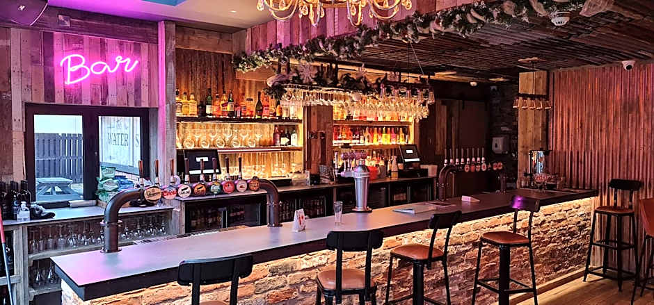 The Waterside Bar, Rooms & Restaurant