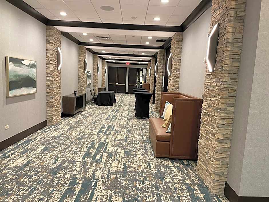 Holiday Inn Hotel & Suites Chicago Northwest - Elgin By IHG