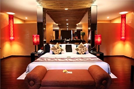 Honeymoon Suite