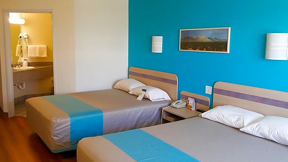 Motel 6-Las Cruces, NM - Telshor