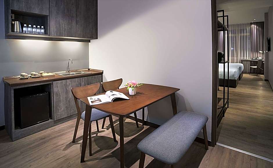 Urban H Hotel
