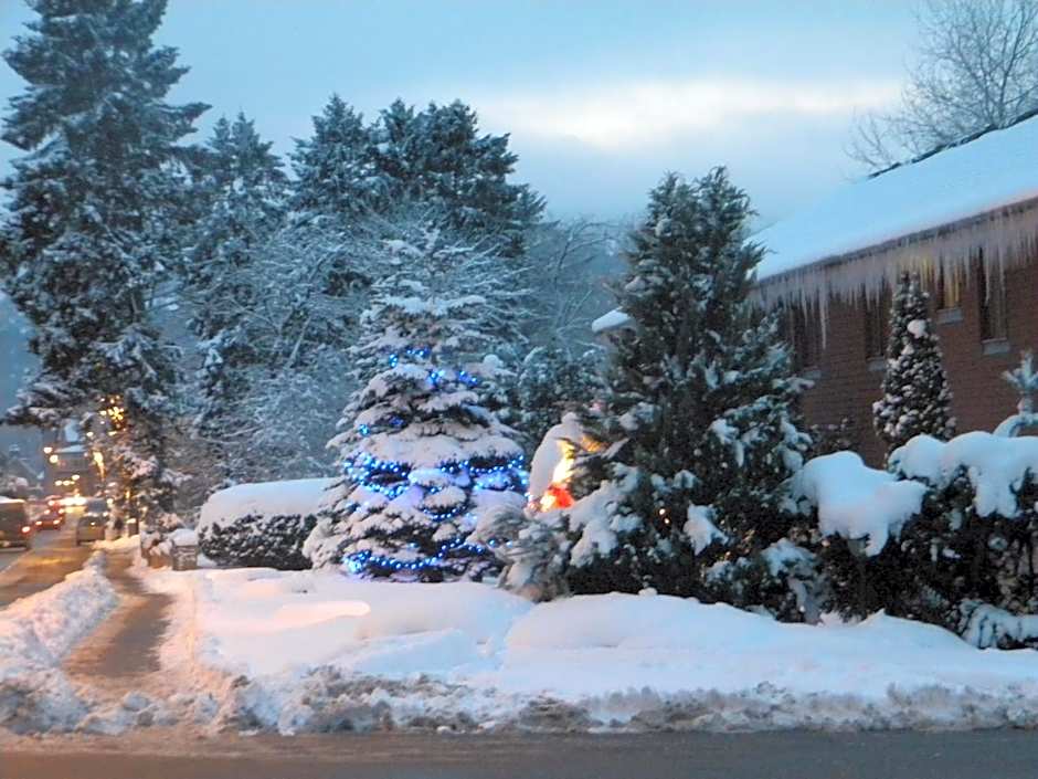 Highlander Hotel 'A Bespoke Hotel'