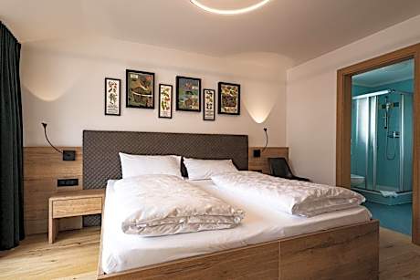 One-Bedroom Apartment with Balcony