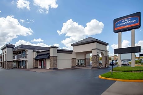 Howard Johnson by Wyndham Airport Florida Mall