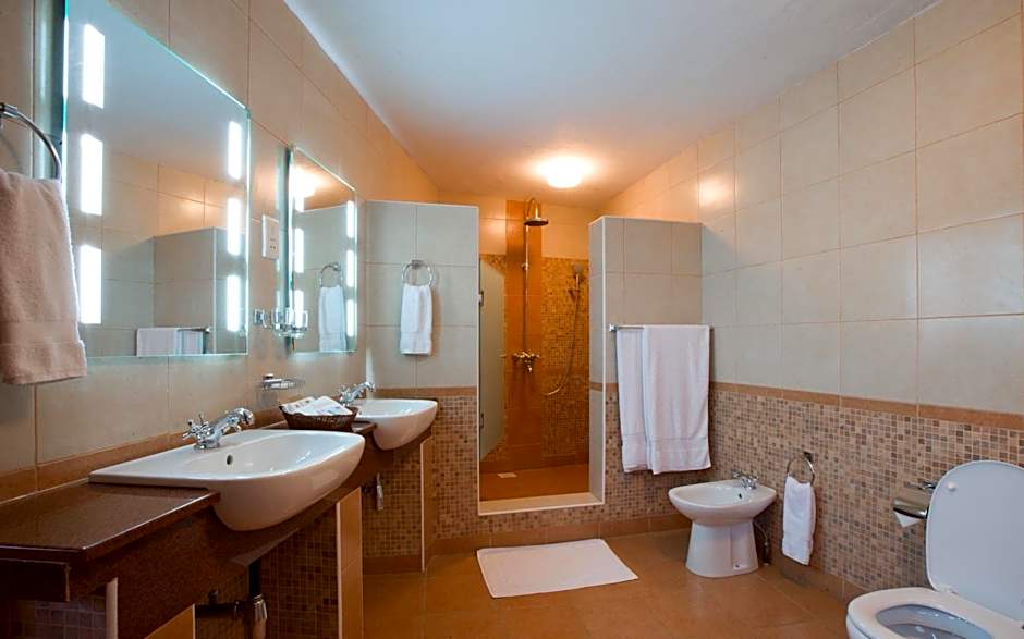 Amboseli Sopa Lodge