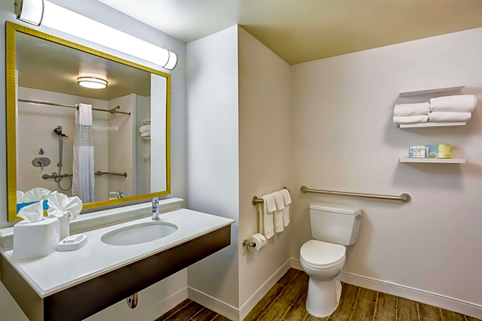 Hampton Inn Boston-Norwood