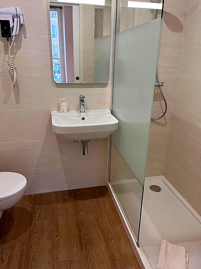 Hipotel Paris Voltaire Bastille