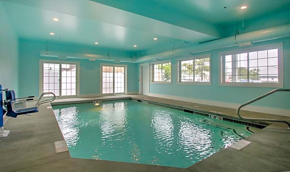 Atlantic Ocean Suites