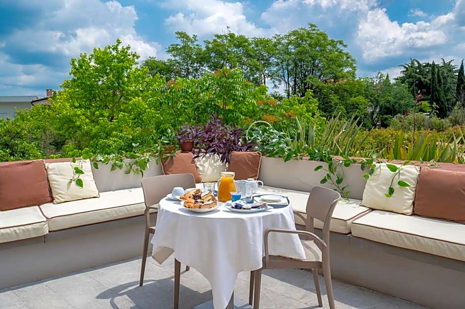 Porta Altinia Suites