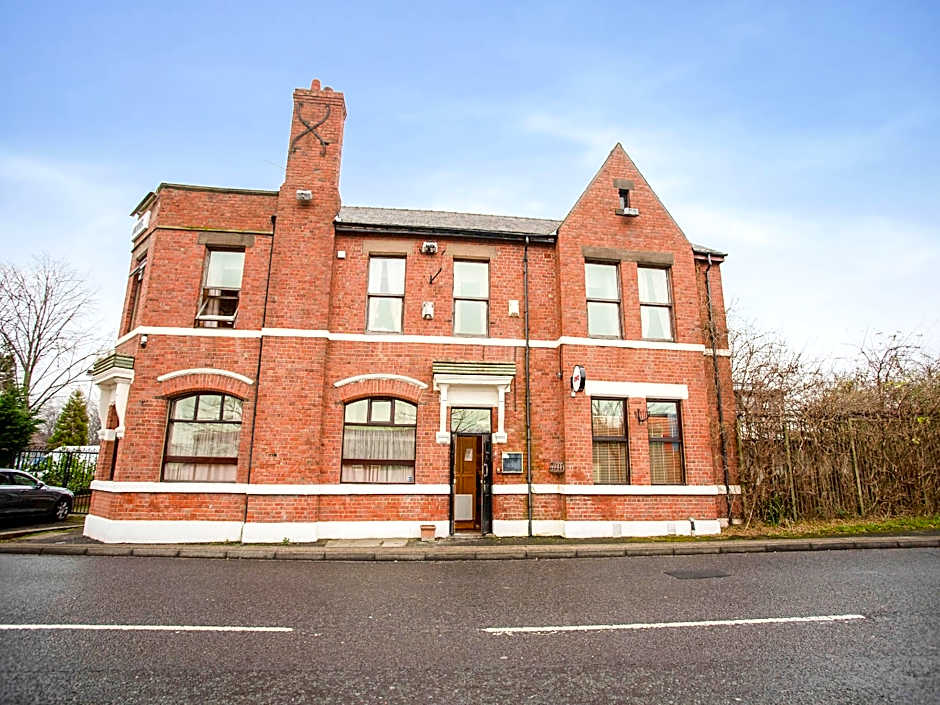 OYO The Rowers Hotel