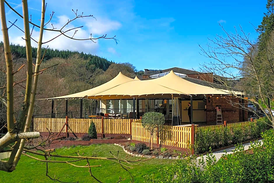 Woodenbridge Hotel