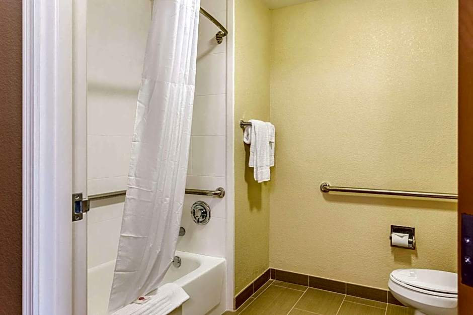 Comfort Inn DeKalb - University Area