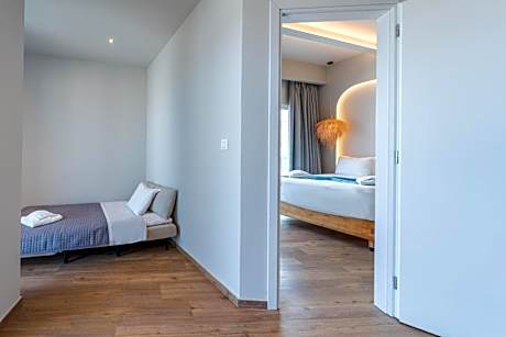 Deluxe Suite Sea View And Pool