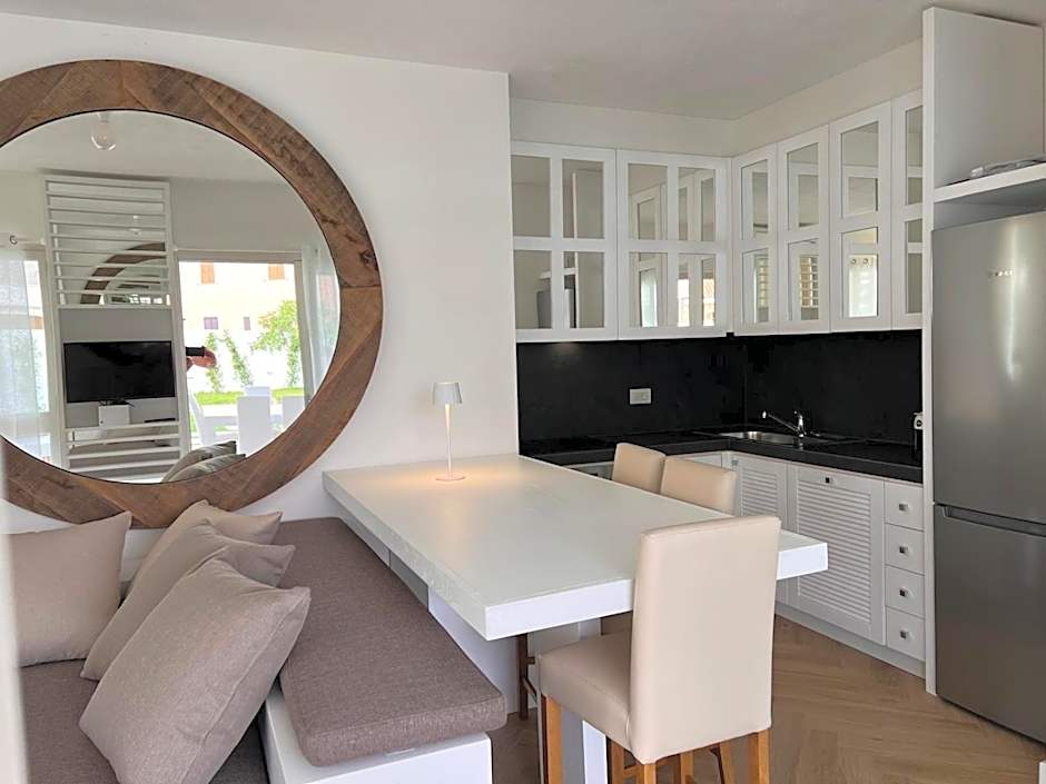 Cozy House with garden & pool