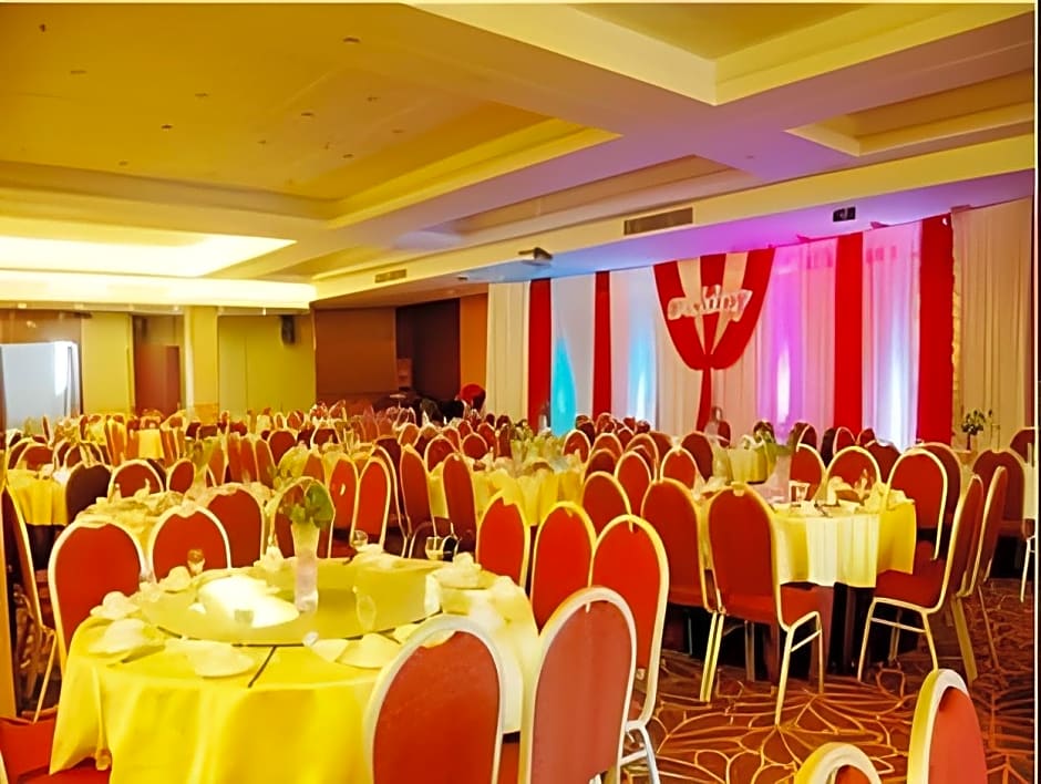 Yichang Guobin Bandao Hotel