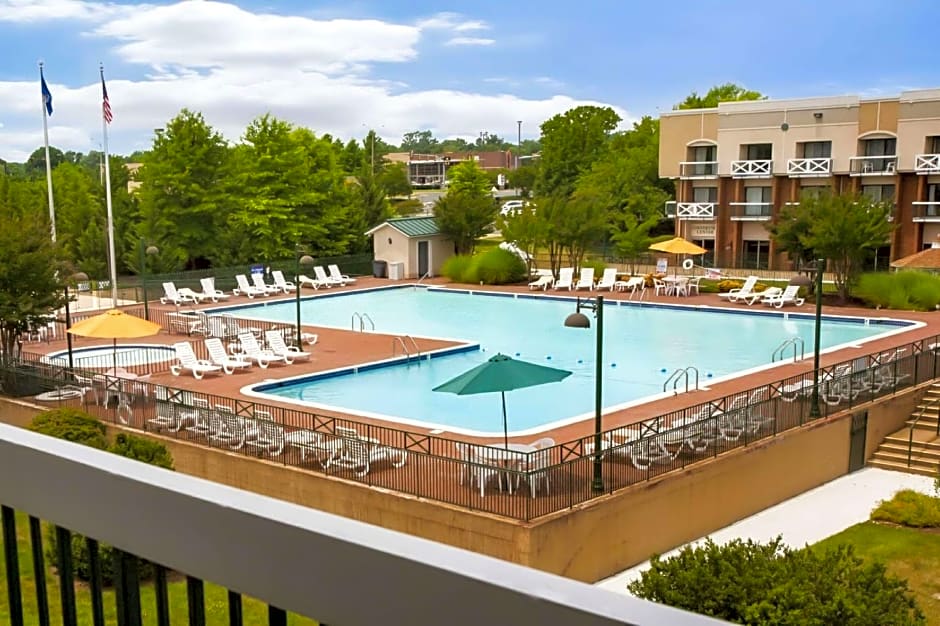 Clarion Hotel & Suites Convention Center Fredericksburg