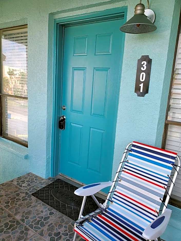 Charming SPI family condo - walking distance to the beach, Sleeps 6, Third Floor, 2026 Traveler Award