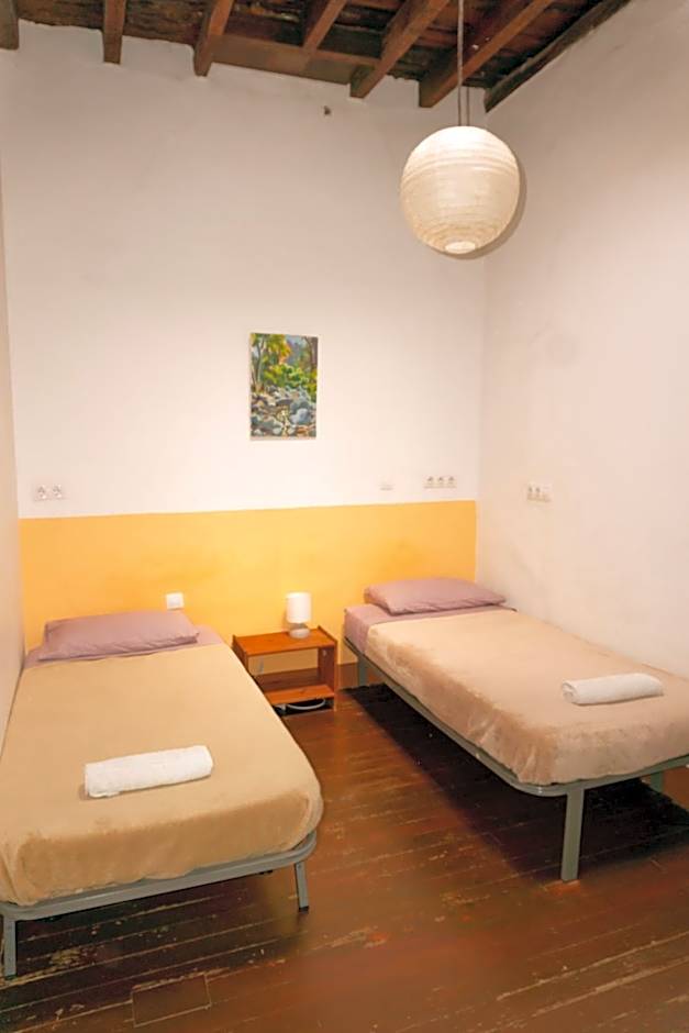 Hostel Albergue La Casa Encantada
