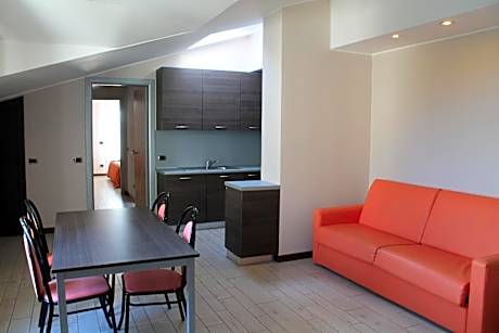 One-Bedroom Apartment with Balcony