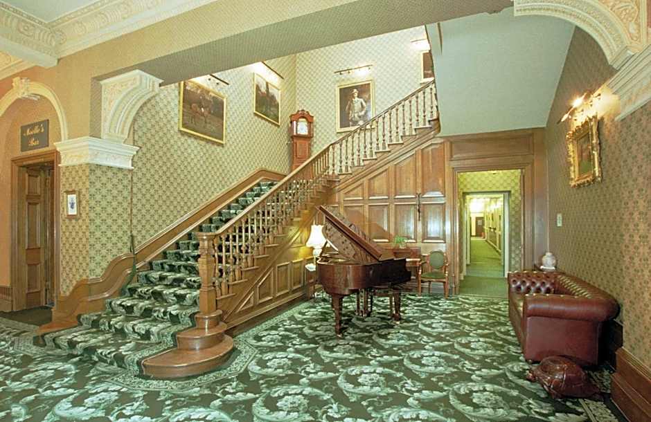 Tre-Ysgawen Hall & Spa