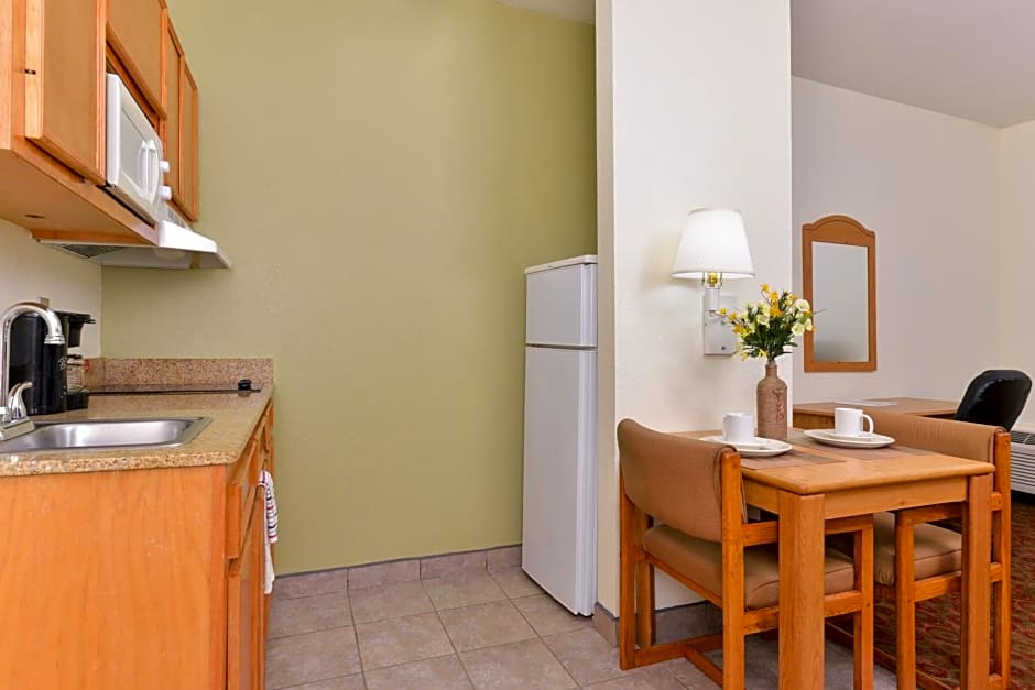Americas Best Value Inn & Suites-Winnie