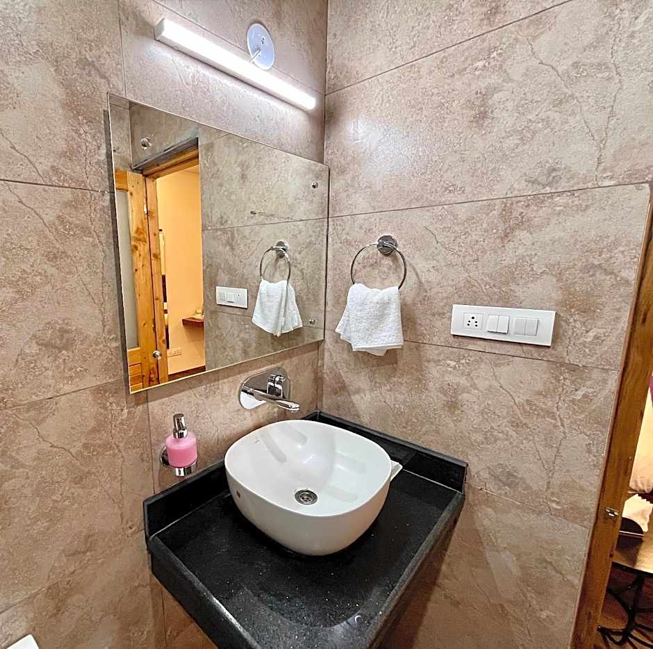 Hotel Heaven Bliss – Manali, PA