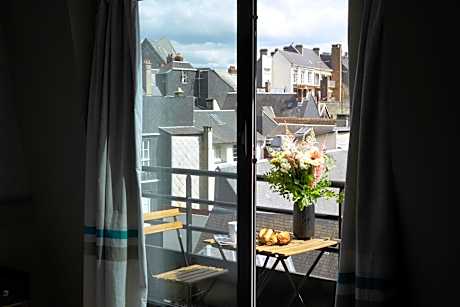 Superior Double Room with Two Single Beds - Non-Smoking