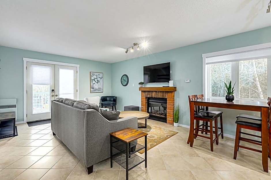 The Alpine - Central Collingwood Condo