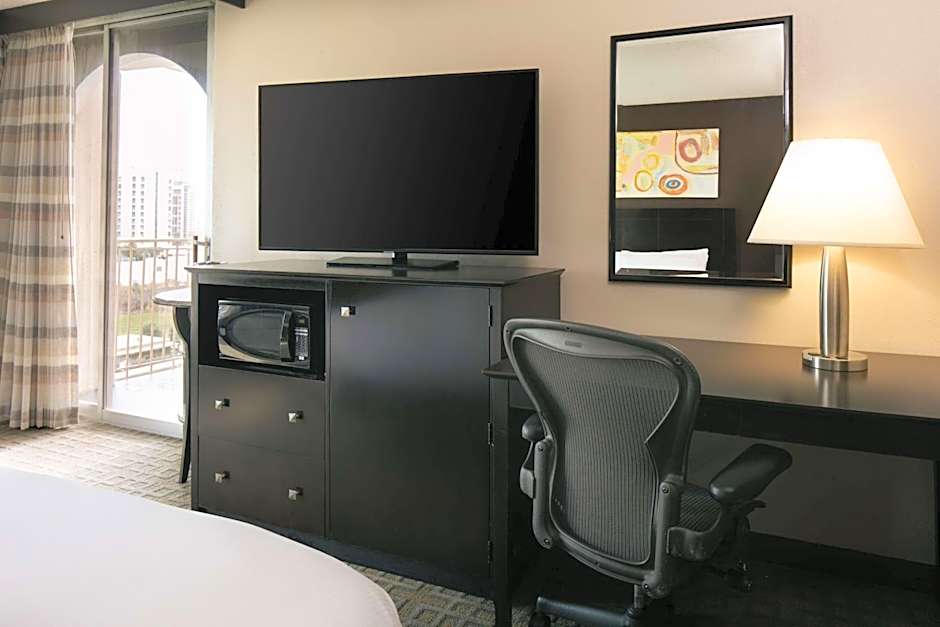 DoubleTree By Hilton Hotel Dallas Market Center