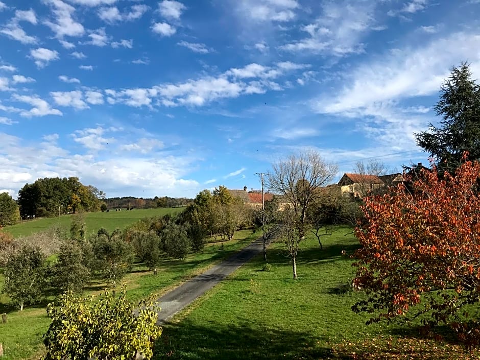 Les Cèdres du Linard, Chambres d'Hôtes B&B Near Lascaux, Montignac, Sarlat-la-Canéda, Dordogne
