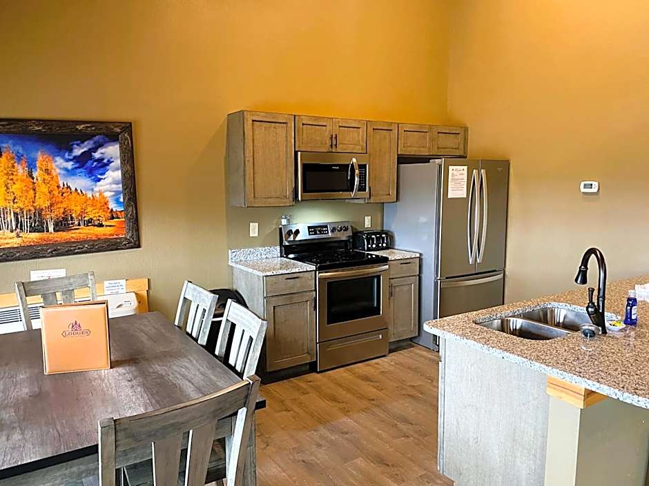 The Lodges at Sunset Village