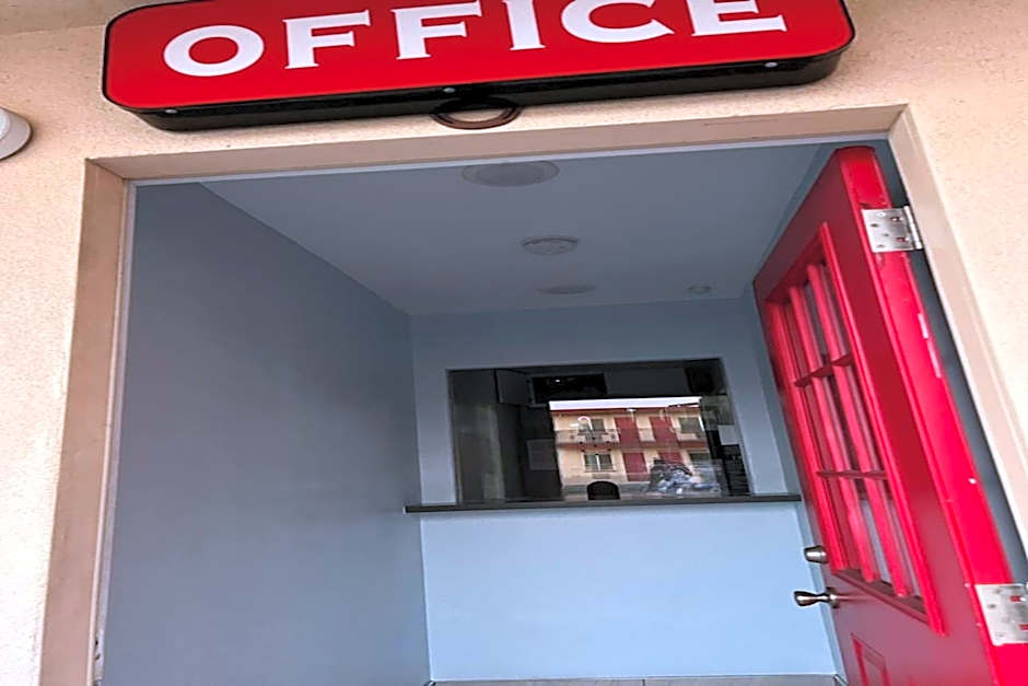 Premier Inn & Suites