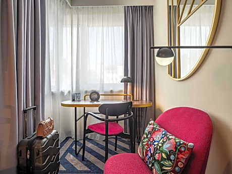 Standard room with Queen-size bed