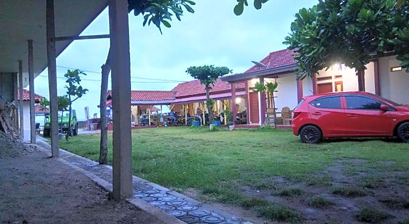 Penginapan Karanglaut Sayangheulang